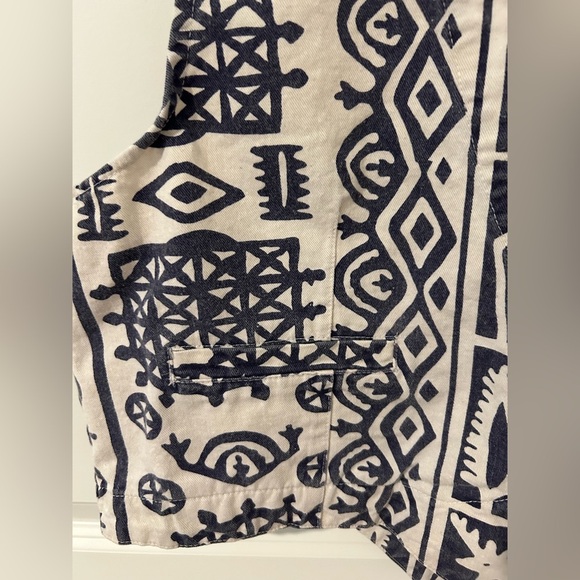 Chicos Vintage Aztec Print Vest - Picture 5 of 10